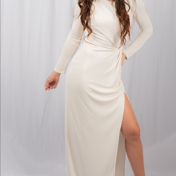 H&M Dresses & Skirts - very gorgeous dress 🤩